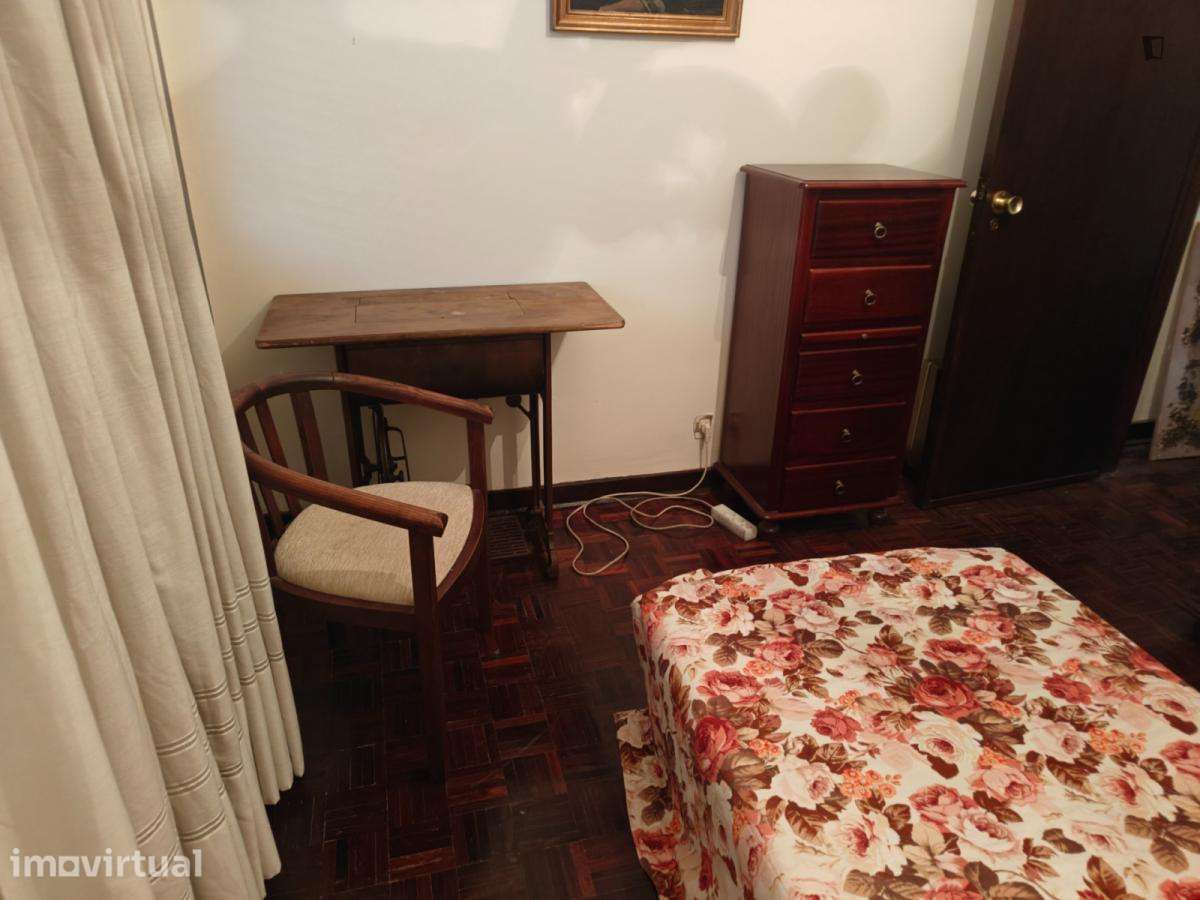 Apartamento com 5 quartos - localizado em Guarda - Grande imagem: 2/11