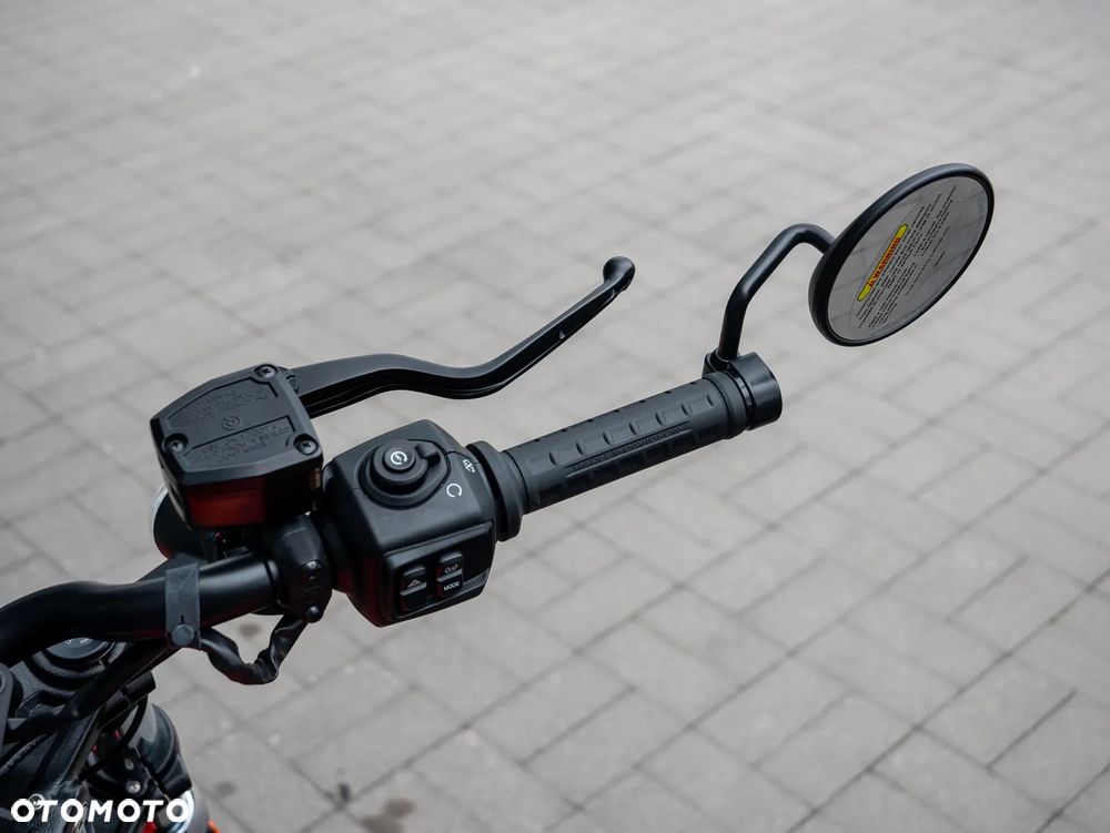 Harley-Davidson Sportster Nightster 975 - 11