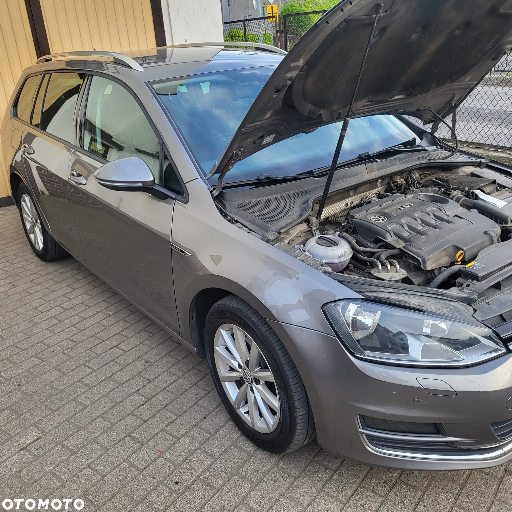 Volkswagen Golf Variant 2.0 TDI BlueMotion Technology Lounge - 3