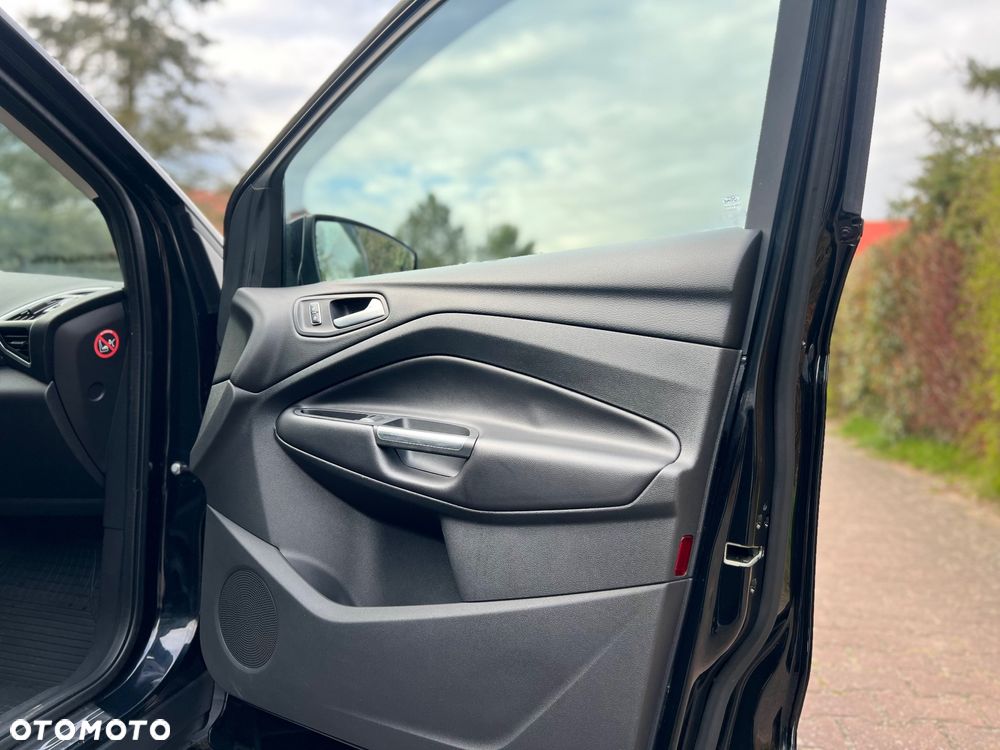 Ford Kuga 2.0 TDCi 4x4 Titanium - 23