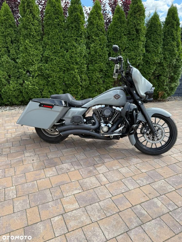 Harley-Davidson FLH Electra Glide - 1