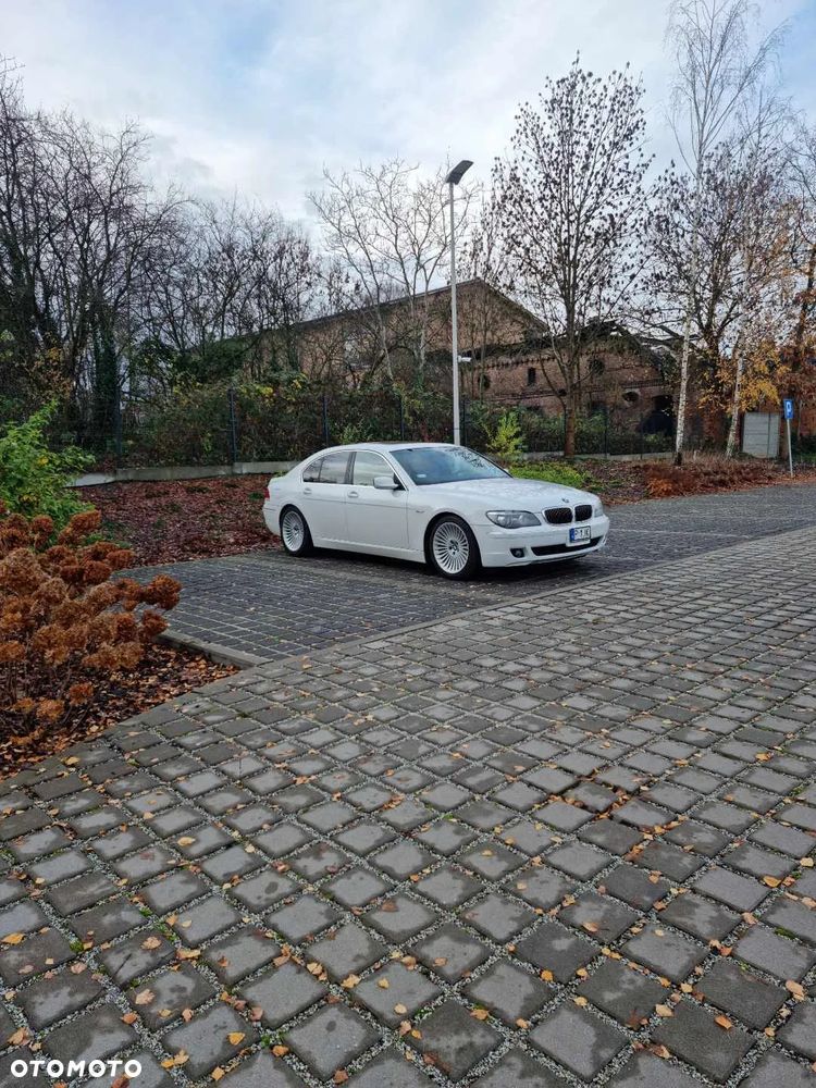BMW Seria 7 740i - 27