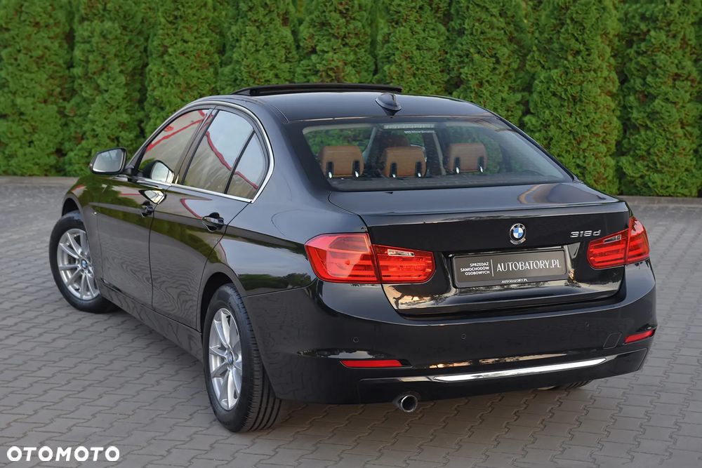 BMW Seria 3 318d Luxury Line - 12