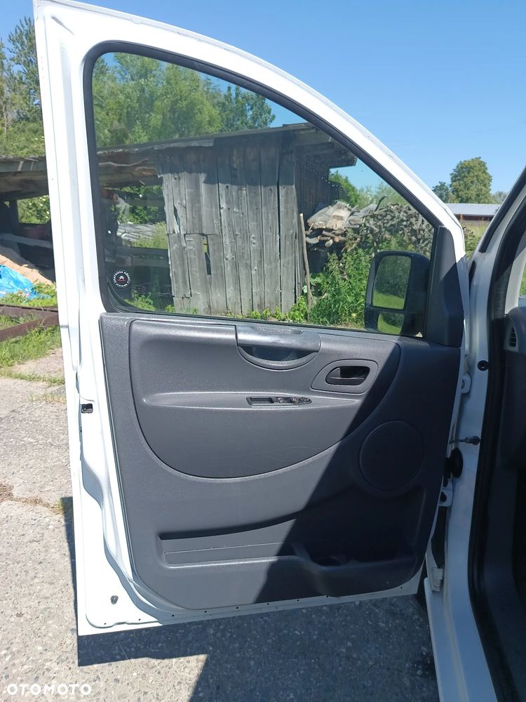 Citroën Jumpy 2.0 diesel 128 kM manual 2014 rok HAK, BAGAŻNIK DACHOWY, czujniki parkowania, ORGINALNY PRZEBIEG, sprowadzony ze Szwecji! - 25