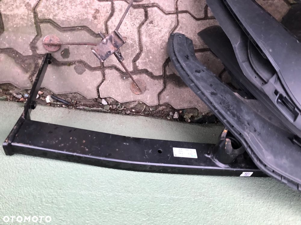 VW GOLF VI 5K0803881A hak holowniczy kula - 1