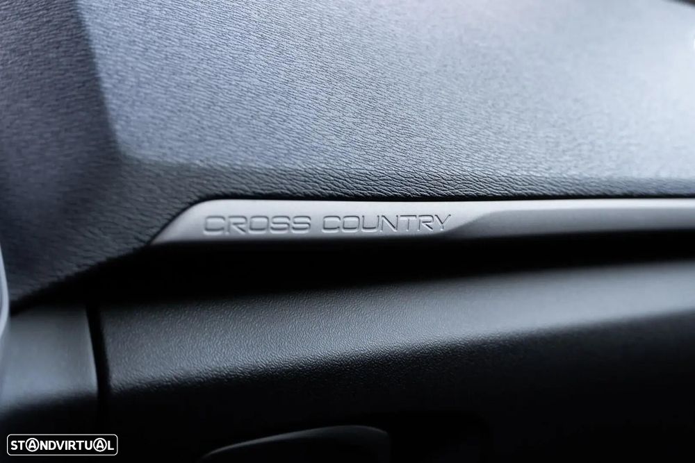Volvo V40 Cross Country - 25