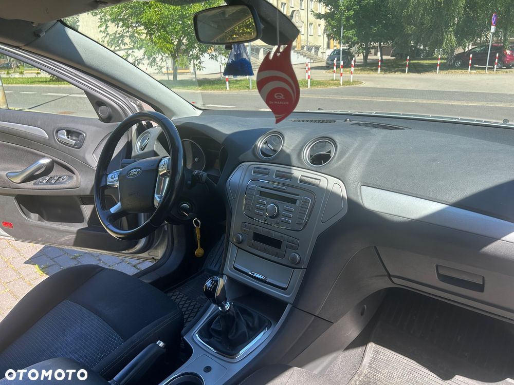 Ford Mondeo 1.8 TDCi Trend - 16