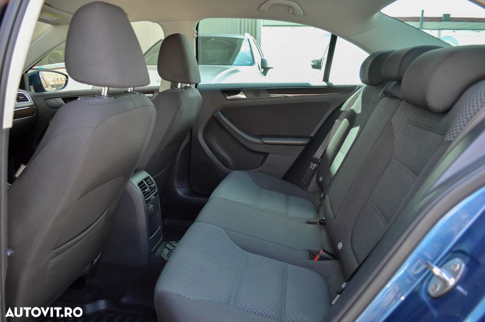Volkswagen Jetta 2.0 TDI Comfortline - 16