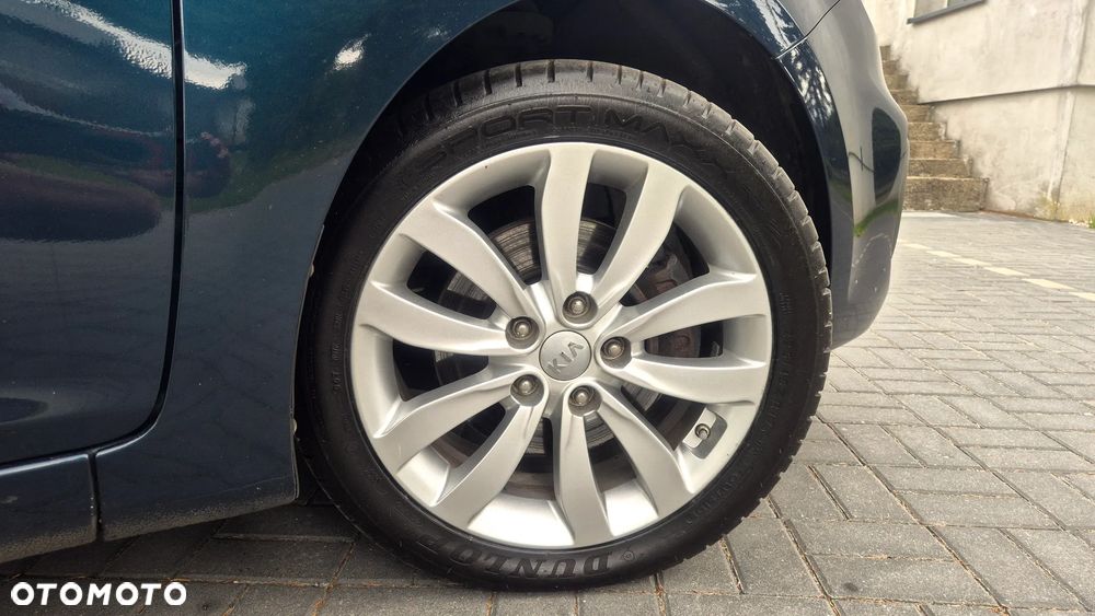 Kia Carens 1.6 GDI Dream Team Edition - 30