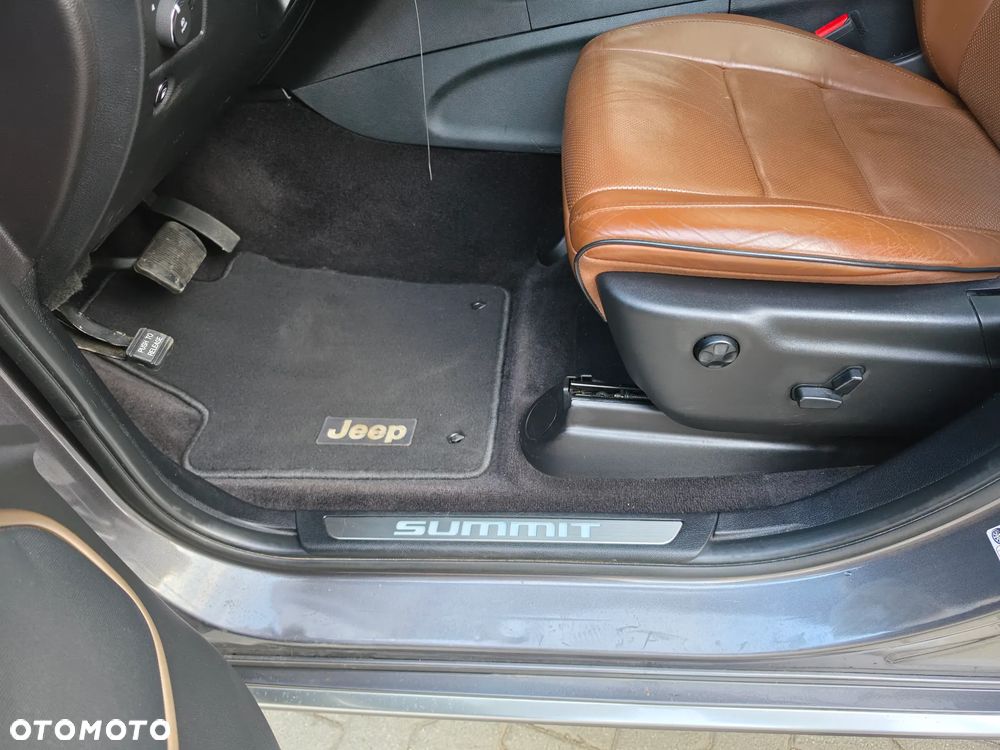 Jeep Grand Cherokee 5.7 V8 HEMI 4WD Automatik Summit - 32