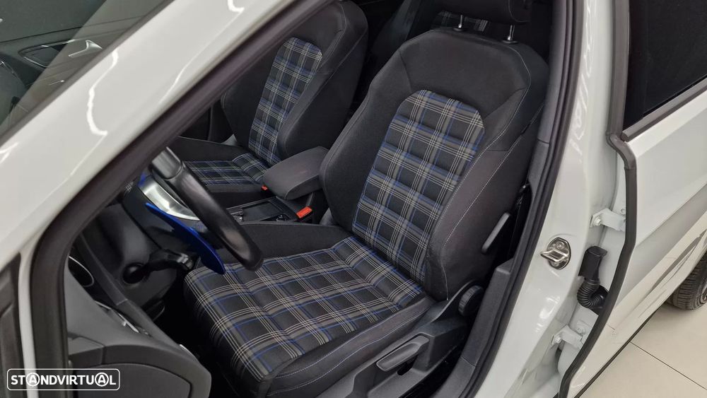 VW Golf 1.4 GTE Plug-in - 27