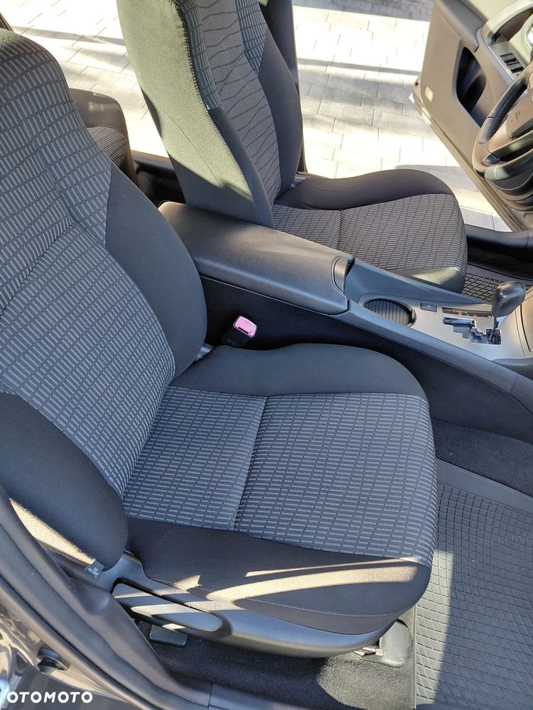Toyota Avensis 1.8 Luna MS - 11