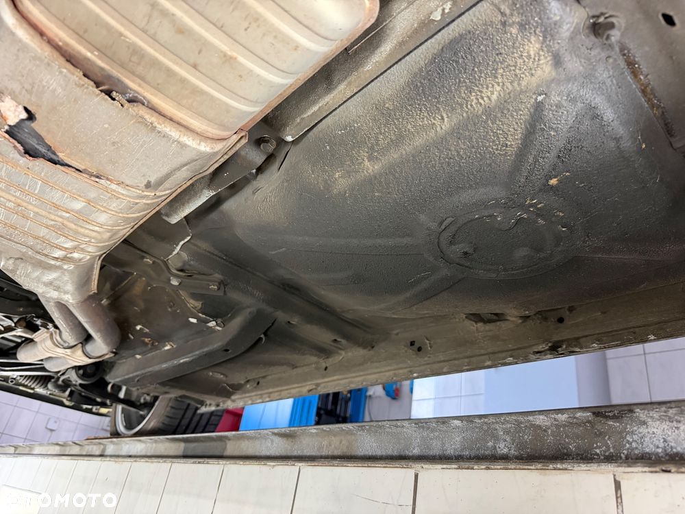 BMW Seria 3 320i - 33