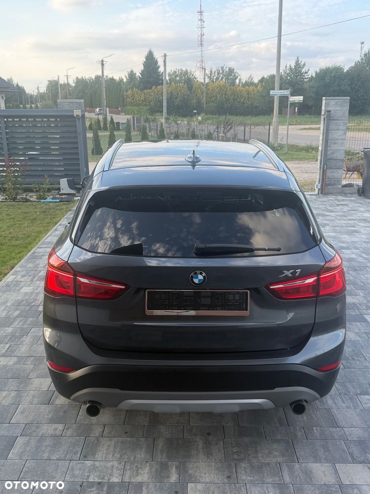 BMW X1 sDrive20i xLine - 11