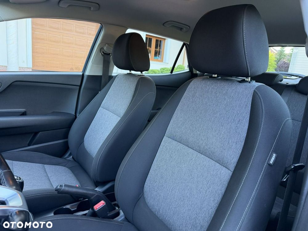 Kia Stonic - 26