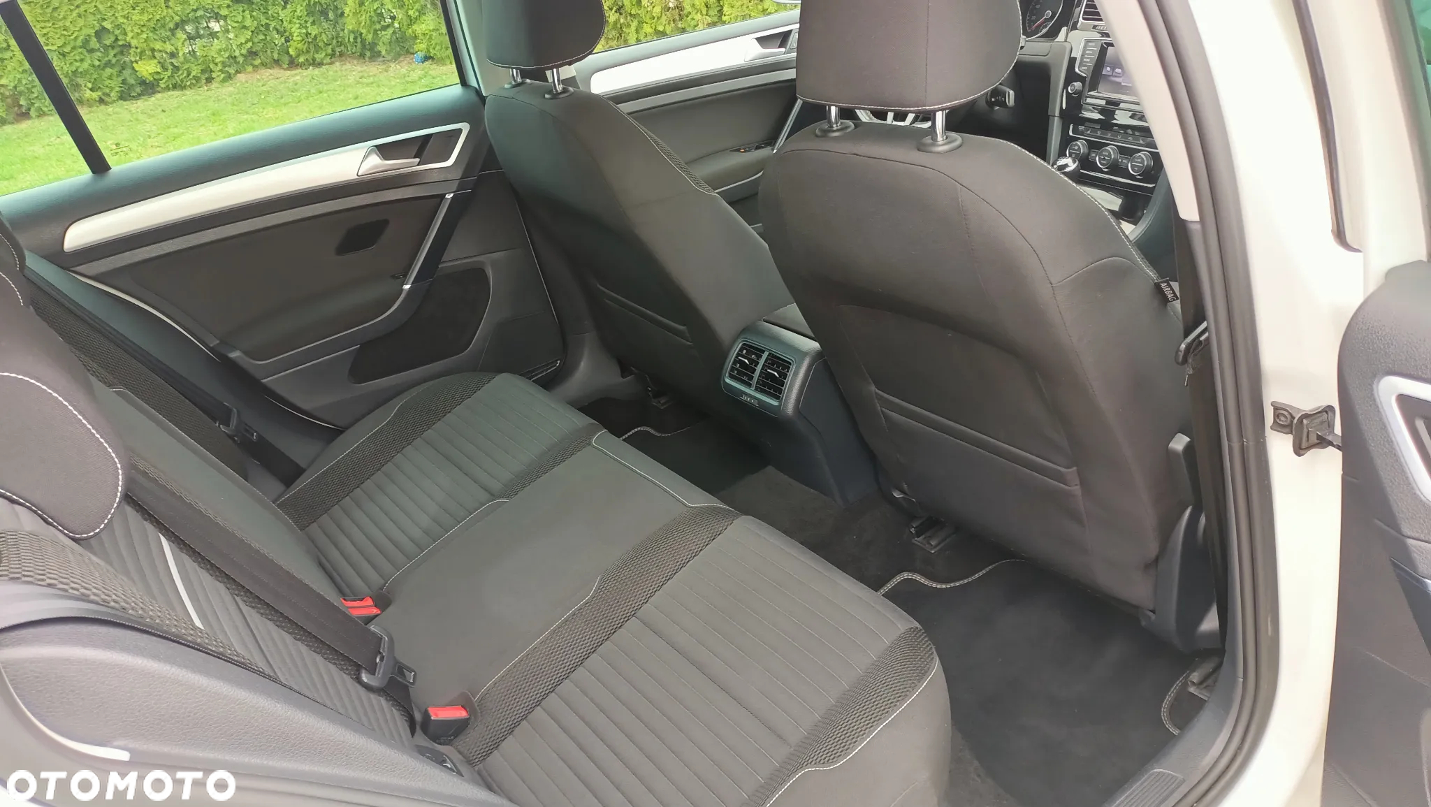 Volkswagen Golf 1.6 BlueTDI Cup - 34