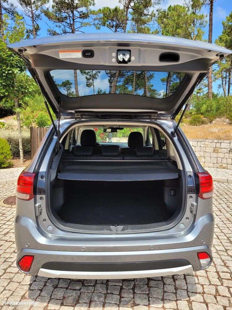 Mitsubishi Outlander 2.0 Instyle Navi - 9