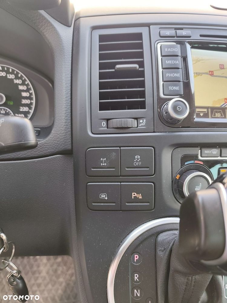 Volkswagen Multivan - 18