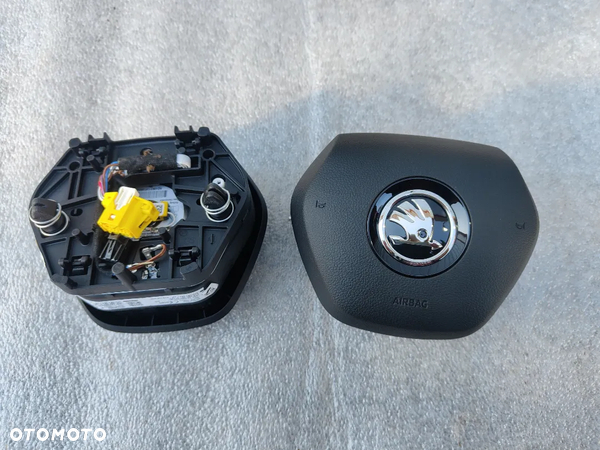 SKODA KAROQ KAMIQ ENYAQ SUPERB IV FABIA IV OCTAVIA IV  SCALA AIRBAG KIEROWCY 57A880201D 2019-2023
