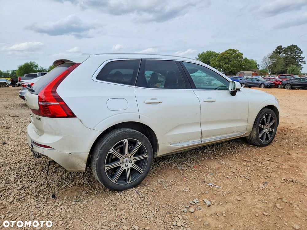 Volvo XC 60 T5 AWD Geartronic Momentum - 3
