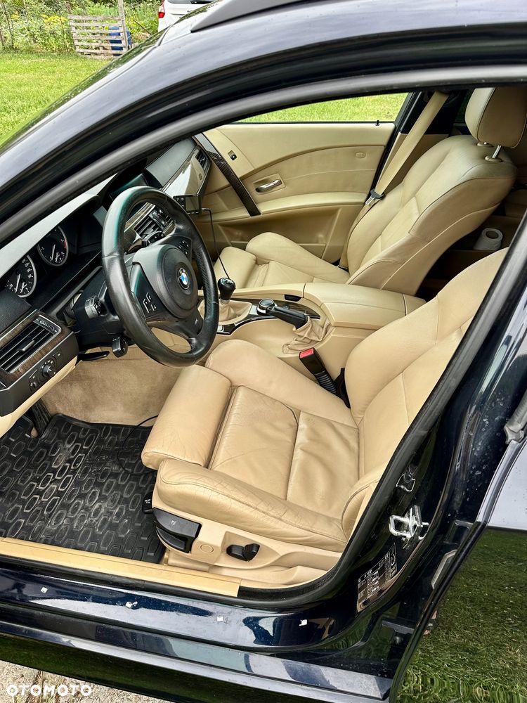 BMW Seria 5 525d - 16