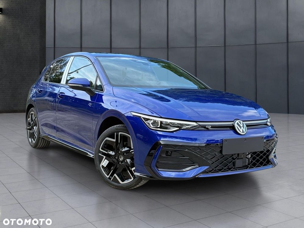 Volkswagen Golf - 8