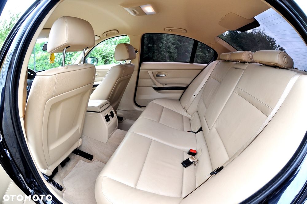 BMW Seria 3 318i Edition Exclusive - 29