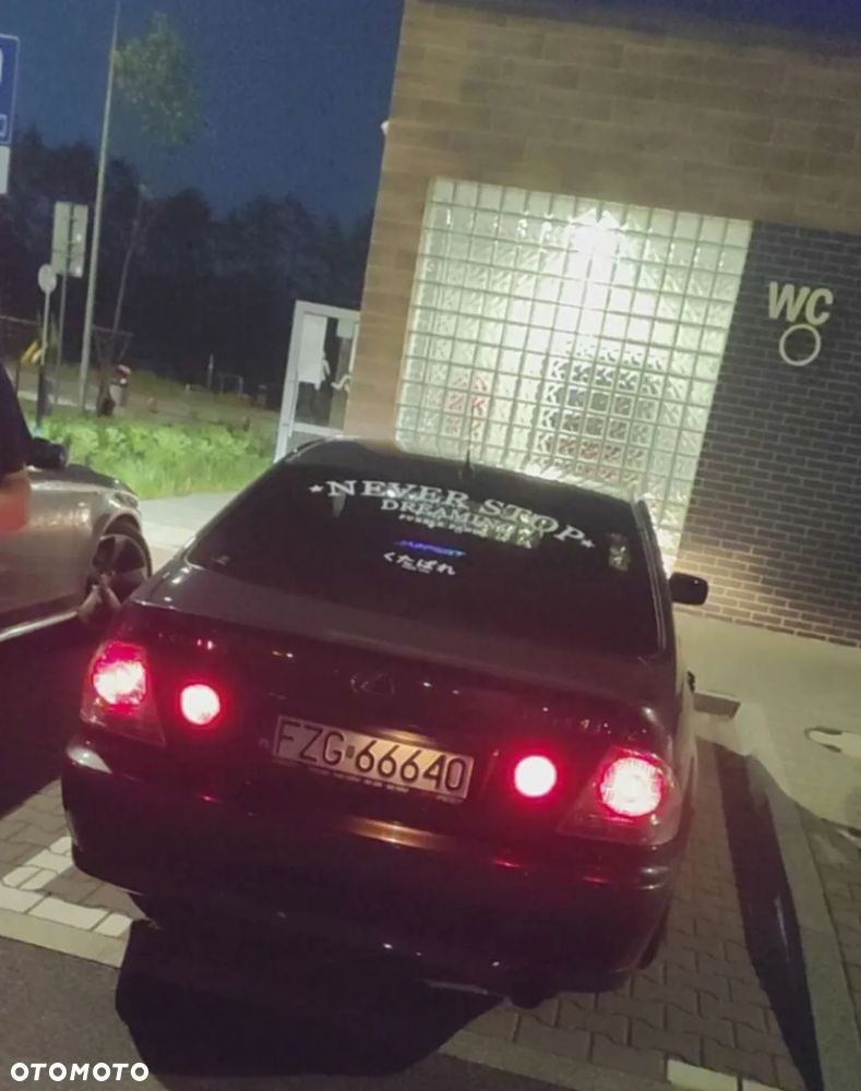 Lexus IS - 24