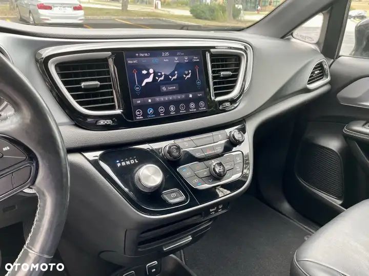 Chrysler Pacifica - 10