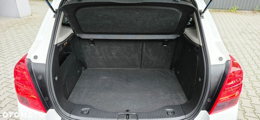 Chevrolet Trax - 28