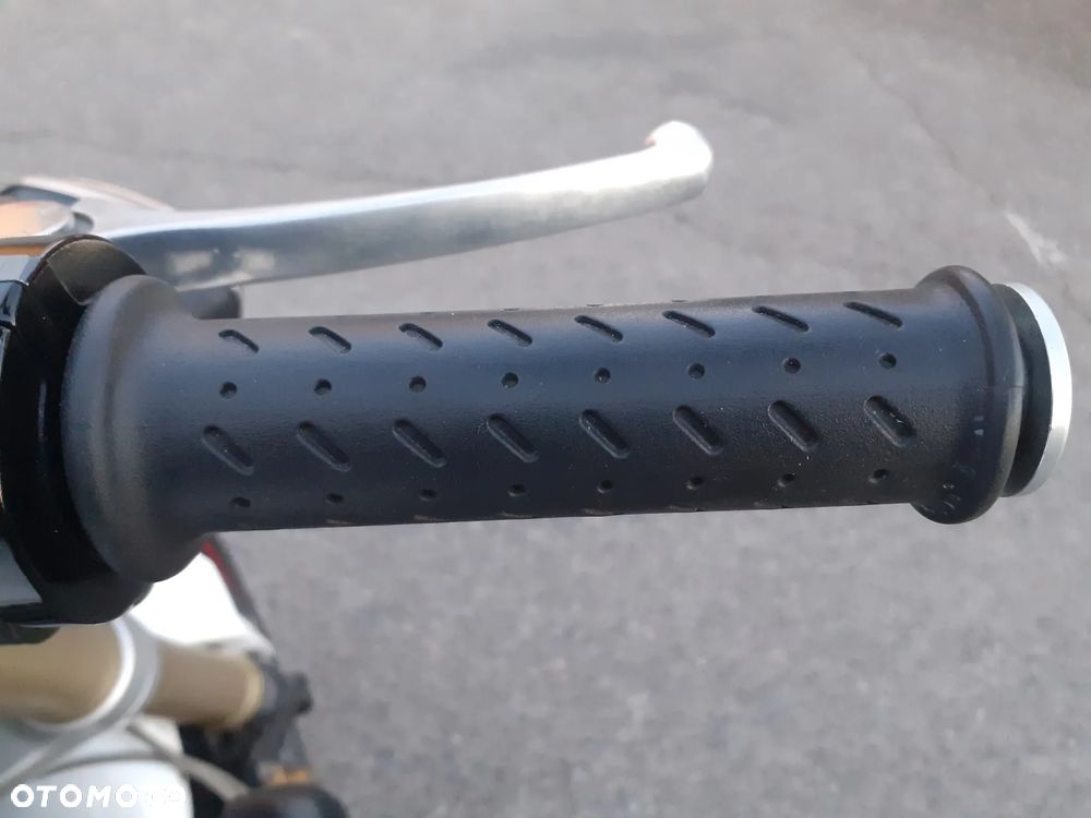 Triumph Street Triple - 6