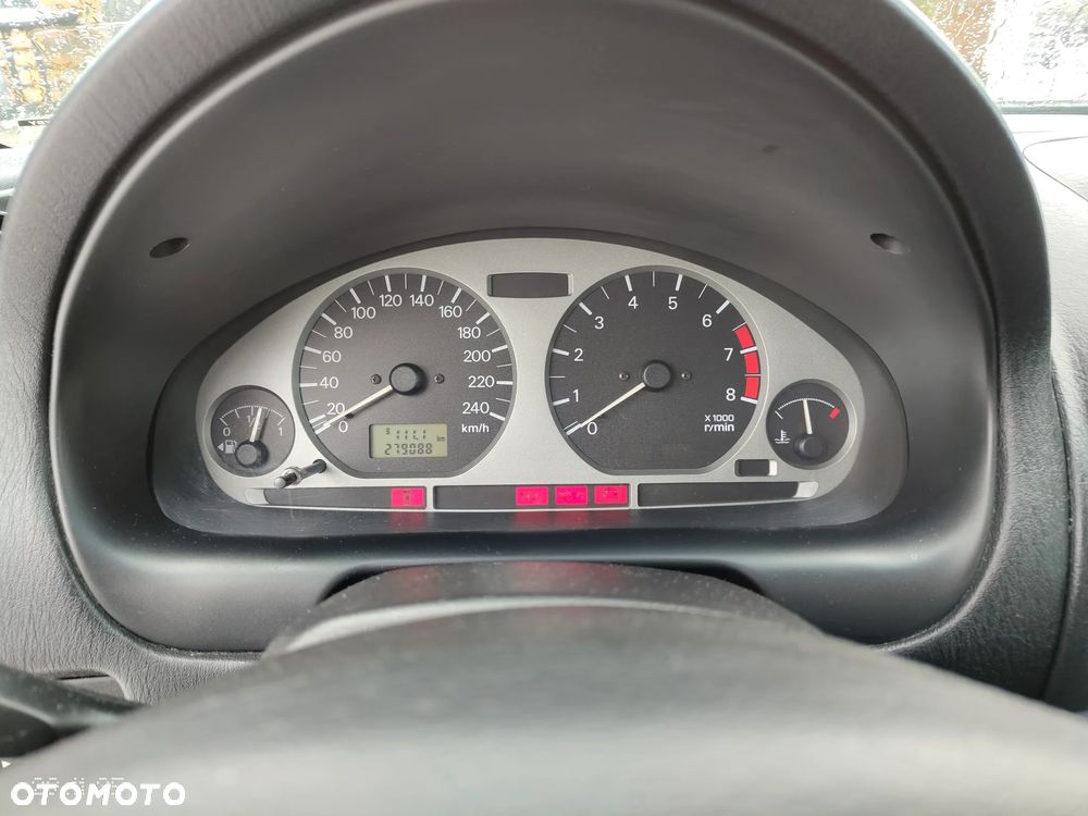 Mitsubishi Carisma 1.6 Motion - 13