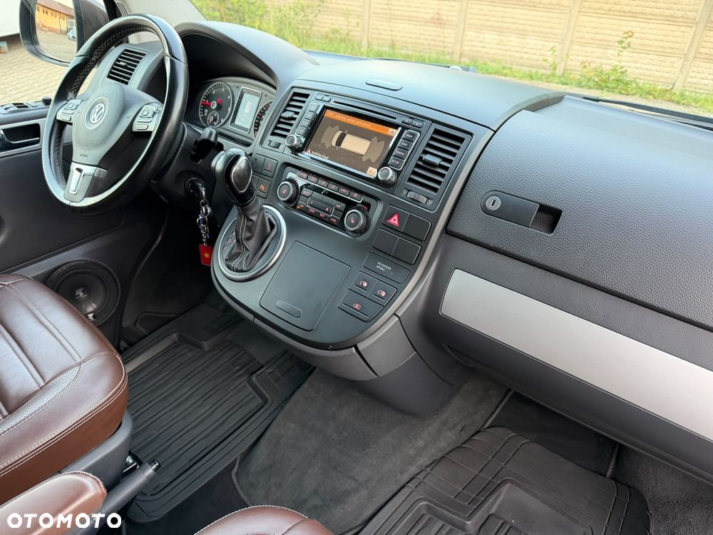 Volkswagen Multivan - 20