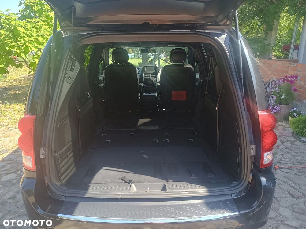 Dodge Grand Caravan - 17