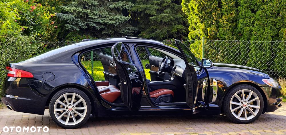 Jaguar XF 4.2 Super V8 - 10