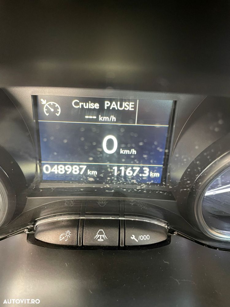 Peugeot 2008 1.2 PureTech Turbo S&S Allure - 21