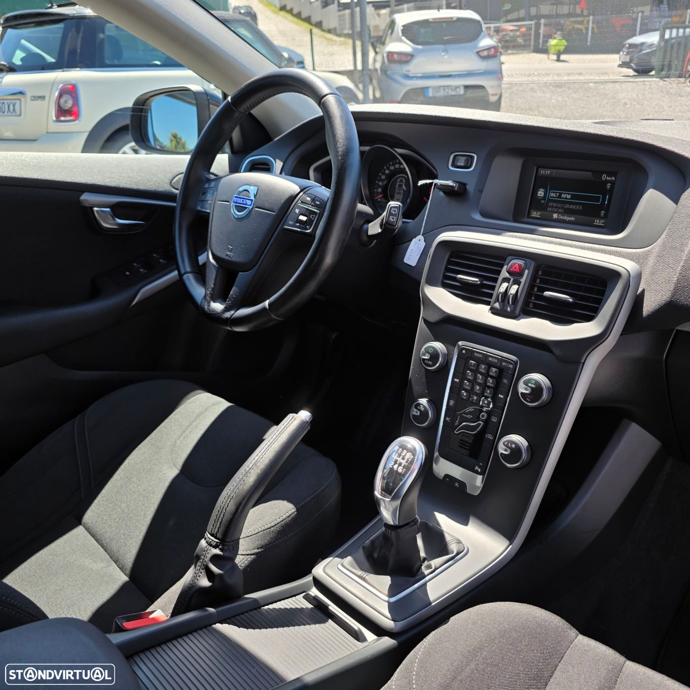 Volvo V40 1.6 D2 Eco Momentum - 27