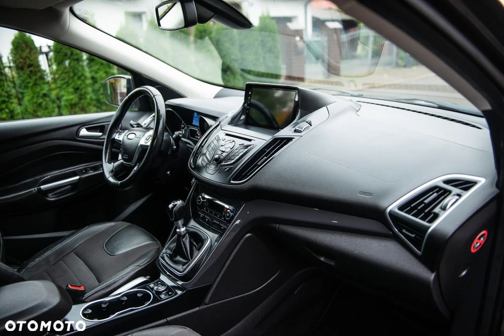 Ford Kuga 2.0 TDCi 4x4 Titanium - 28