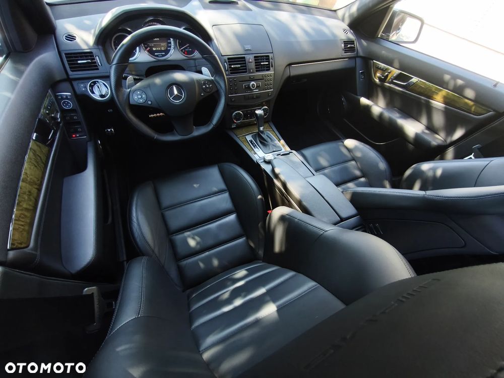 Mercedes-Benz Klasa C 63 AMG - 29