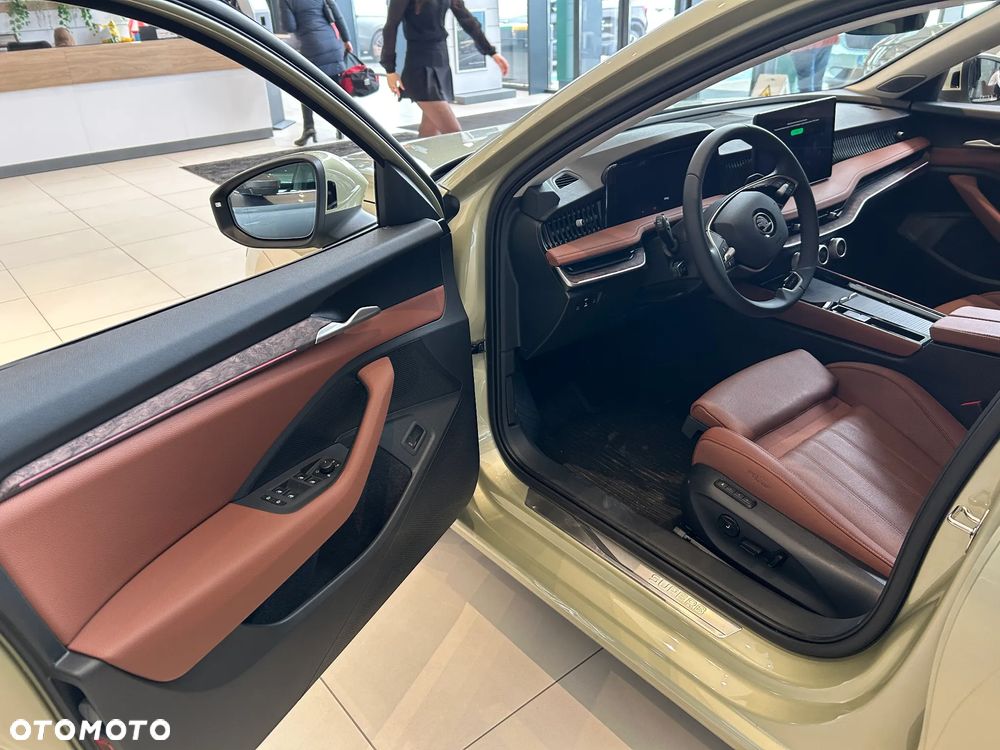 Skoda Superb 2.0 TDI SCR 4x4 L&K DSG - 14