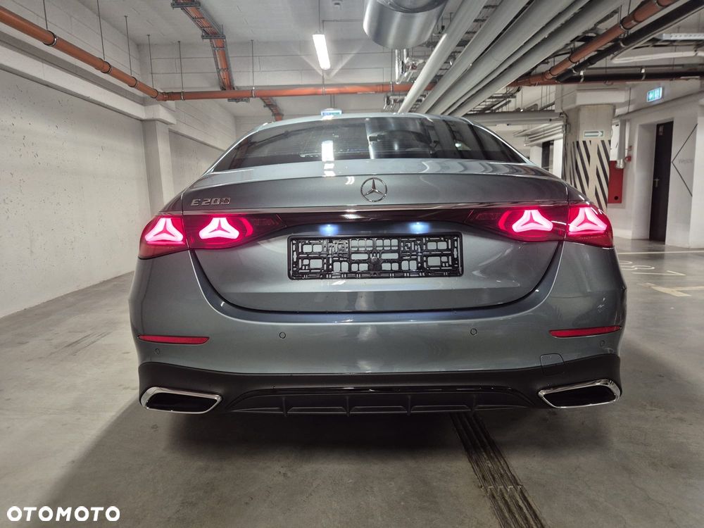 Mercedes-Benz Klasa E 200 AMG - 3