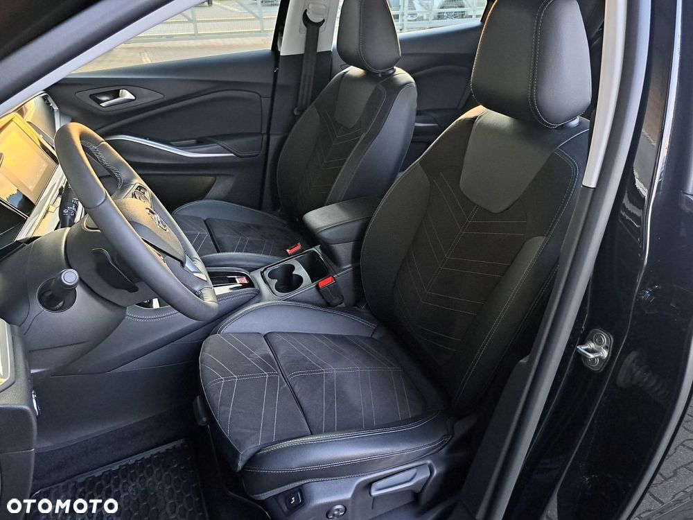 Opel Grandland 1.2 T mHEV GS S&S eDTC6 - 18