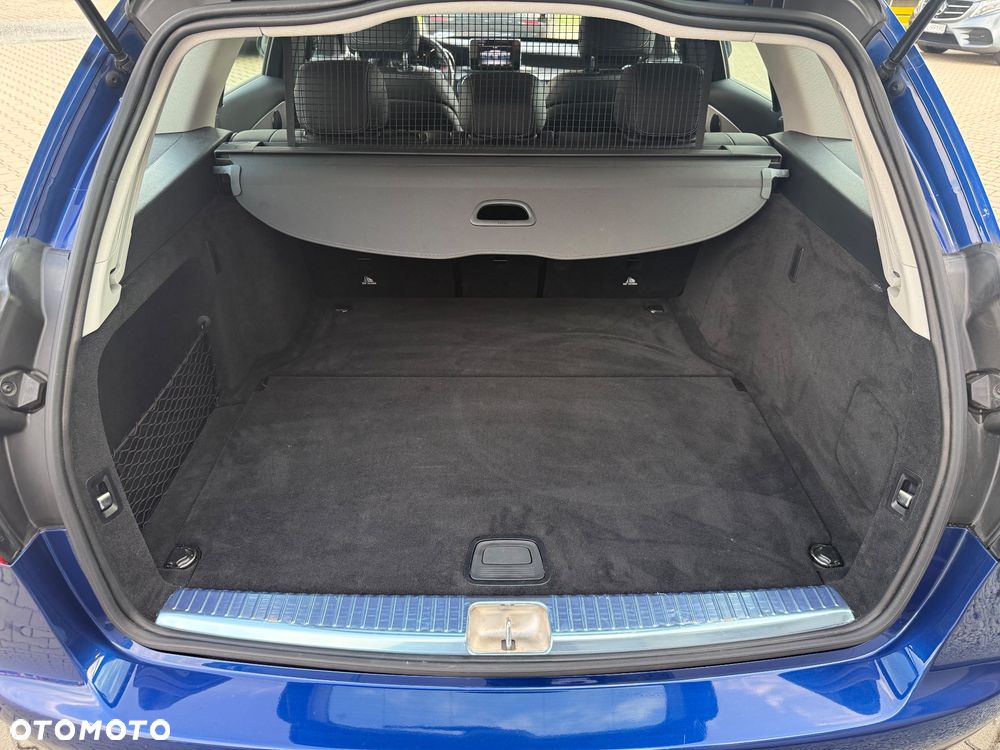 Mercedes-Benz Klasa C 180 (BlueEFFICIENCY) 7G-TRONIC Avantgarde - 33
