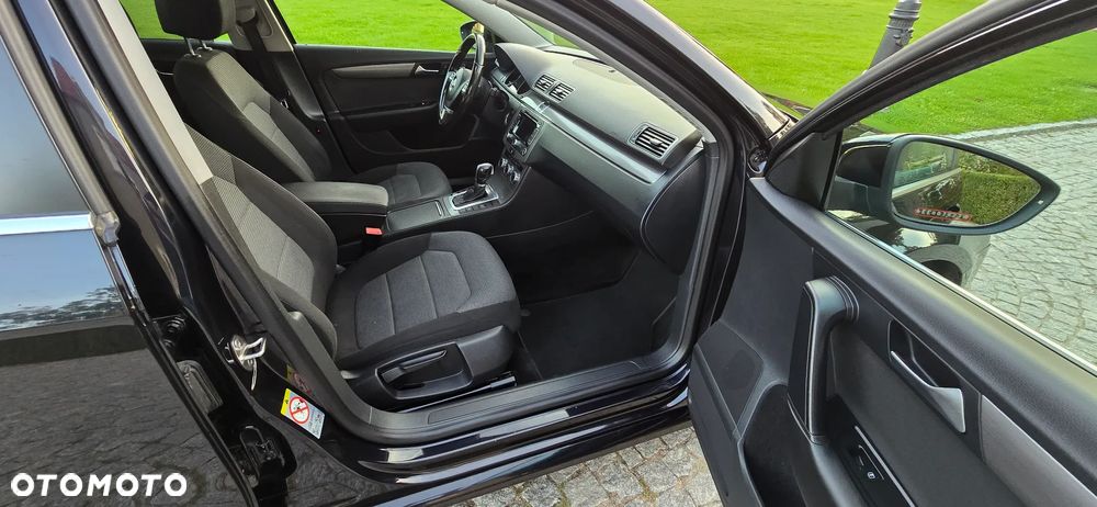 Volkswagen Passat 2.0 TDI Comfortline DSG - 10