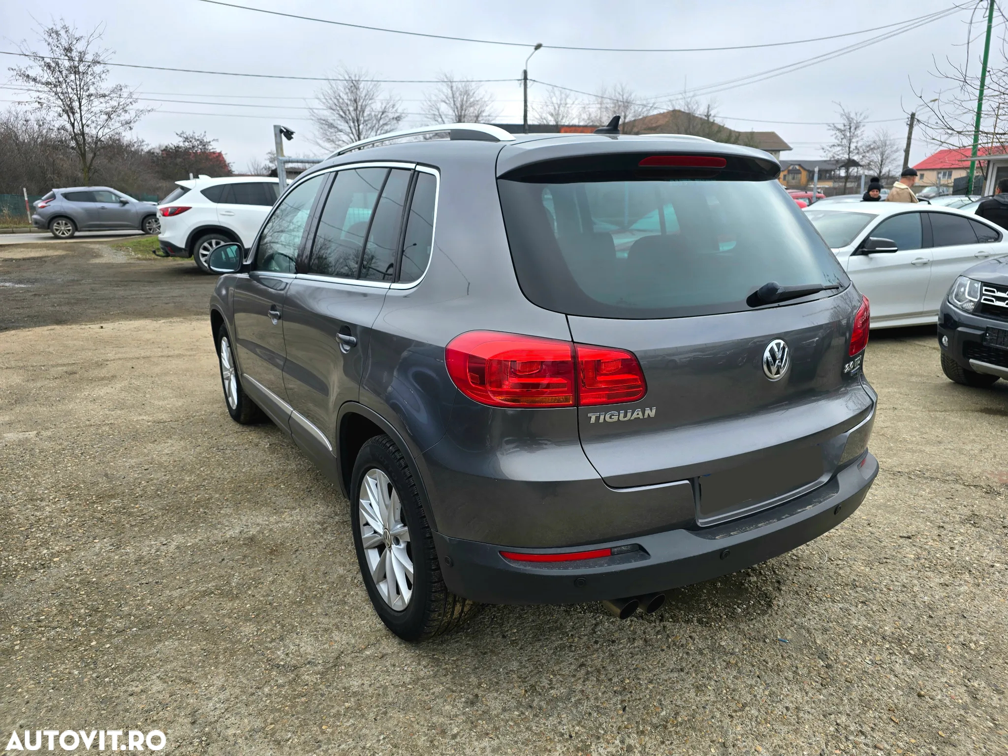 Volkswagen Tiguan 2.0 TDI DPF BlueMotion Technology Exclusive - 3