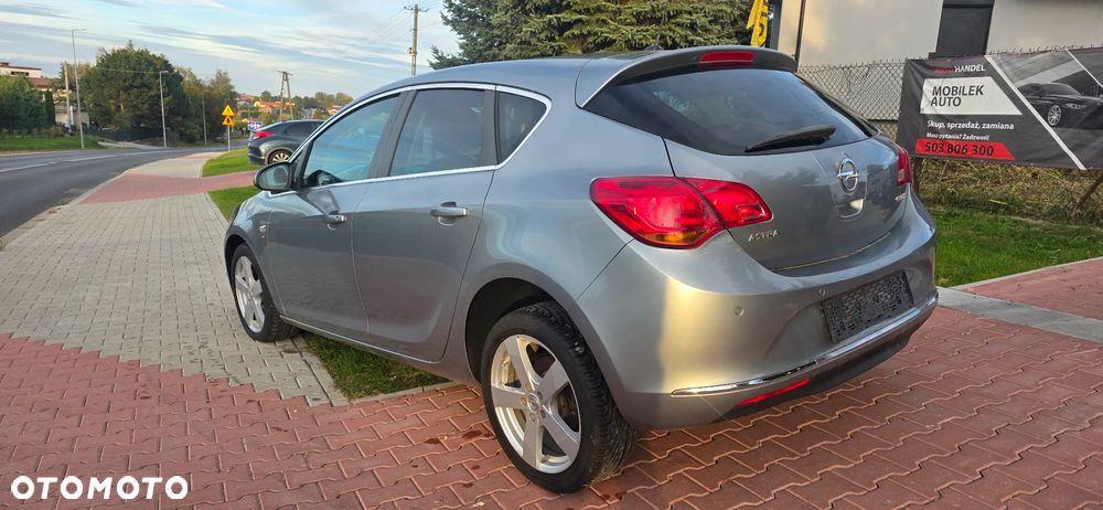 Opel Astra 1.4 Turbo Innovation - 11