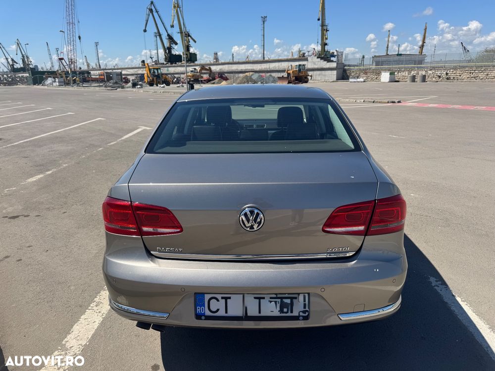 Volkswagen Passat 2.0 TDI 4Motion BlueMotion Technology Comfortline - 2