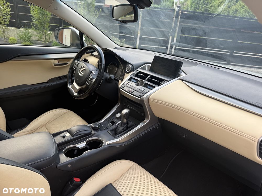 Lexus NX 200t Prestige AWD - 10
