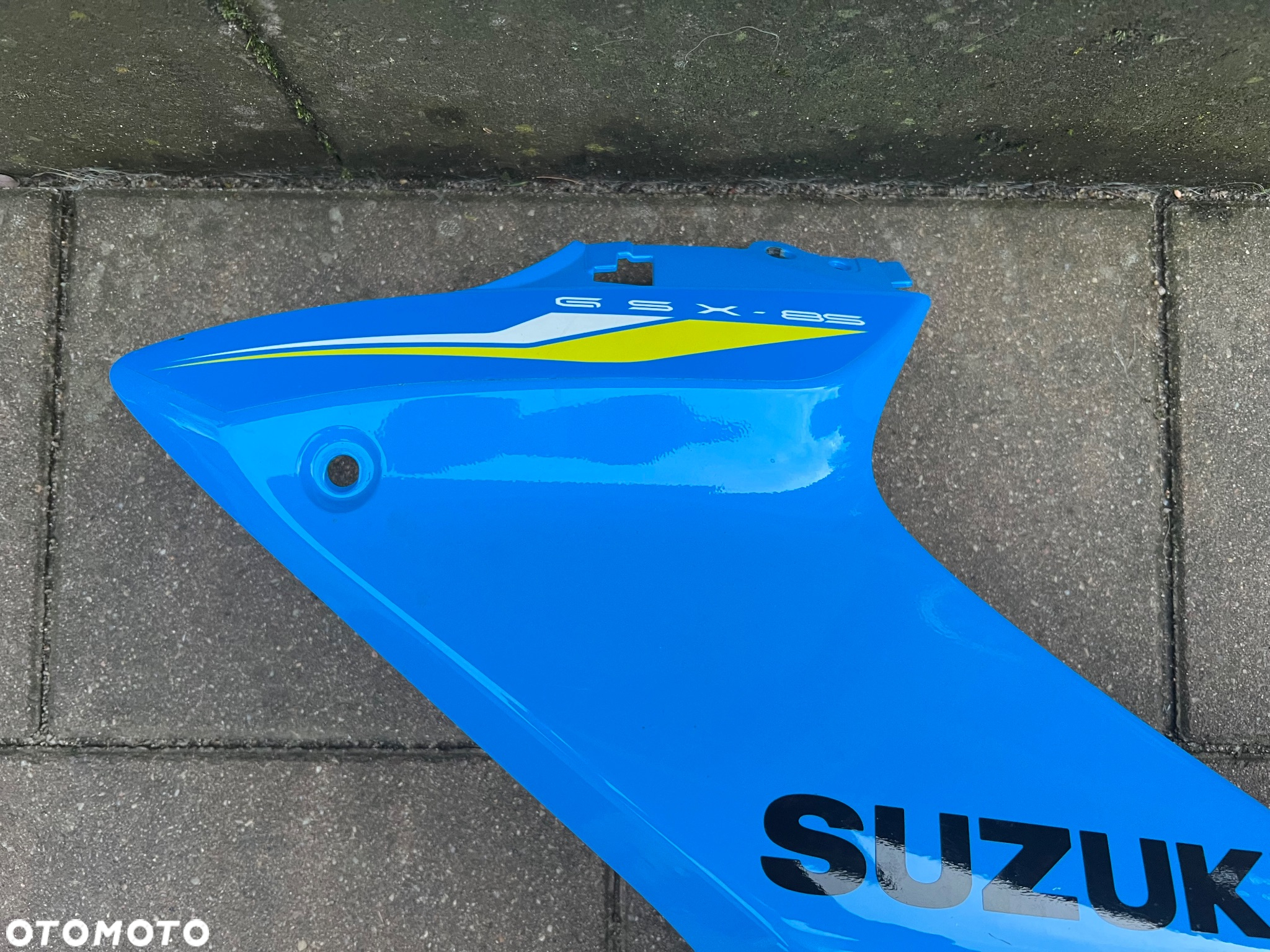 PLASTIK OWIEWKA WYPELNIENIE PRAWE SUZUKI GSX 8S - 3