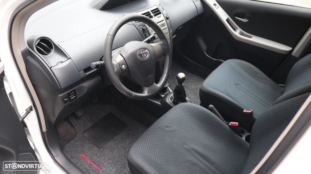 Toyota Yaris 1.4 D-4D Comfort+AC - 6